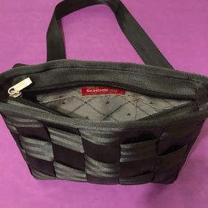 Harvey’s Seat Belt Bag